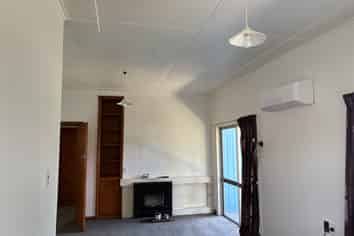 14 School Road, Woodville