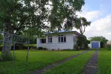 14 School Road, Woodville