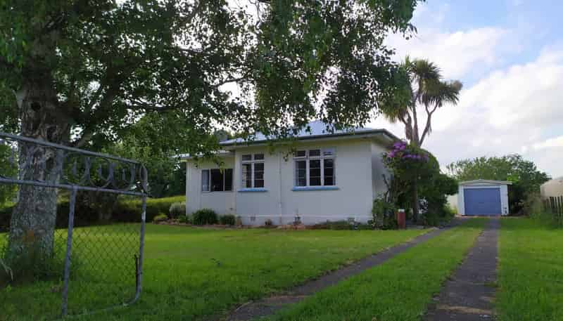 14 School Road, Woodville