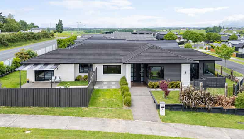 1 Waireka Road, Rototuna North