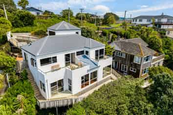 37 Kahu Road, Paremata