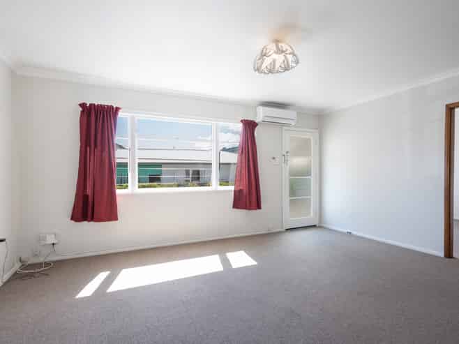 2/12 Golf Road, Tahunanui