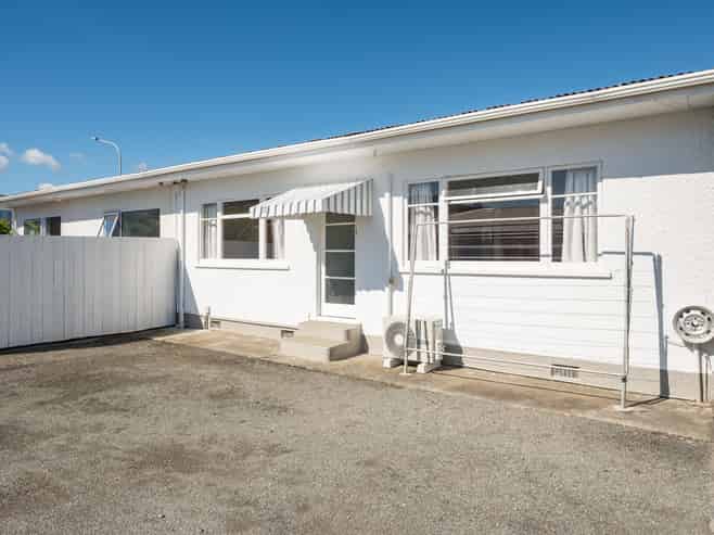 2/12 Golf Road, Tahunanui