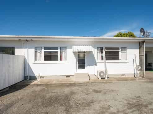 2/12 Golf Road, Tahunanui