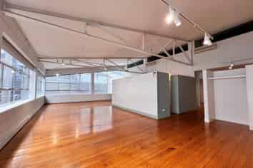 CREATIVE OFFICE IN FREEMANS BAY
