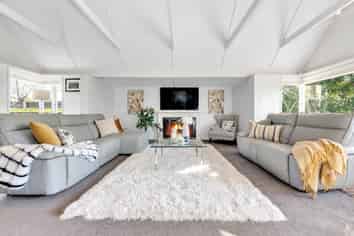 281 Point View Drive, Shamrock Park