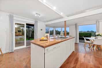 281 Point View Drive, Shamrock Park