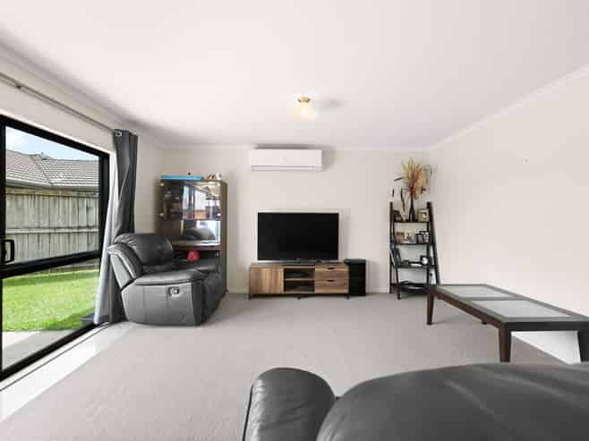 4 Piwakawaka Court, Rototuna North