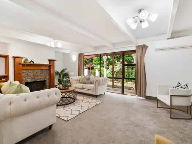 27 Gracechurch Drive, Flat Bush