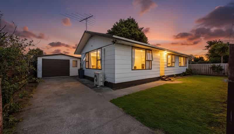2/2 Resolute Way, Papakura