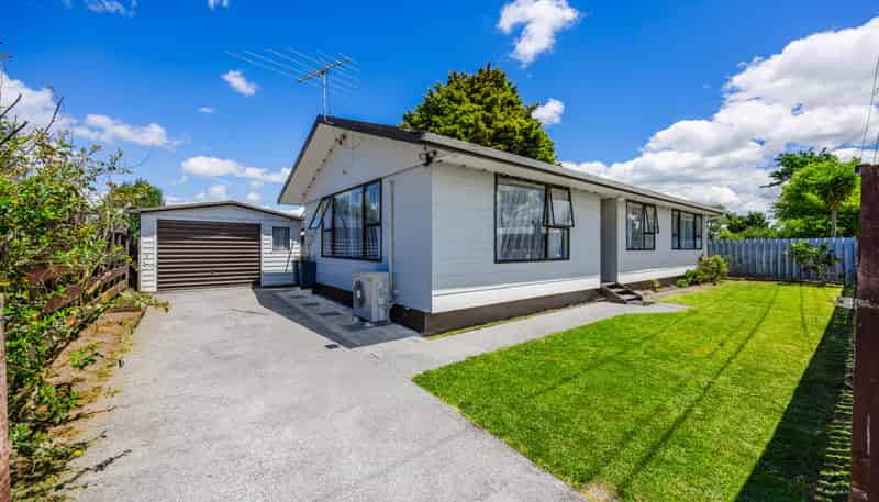 2/2 Resolute Way, Papakura