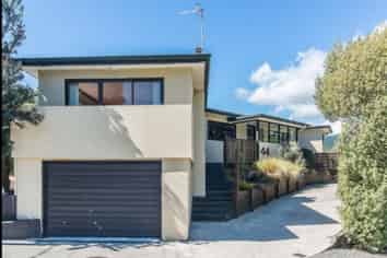 44 Gavin Rd, Raumati Beach