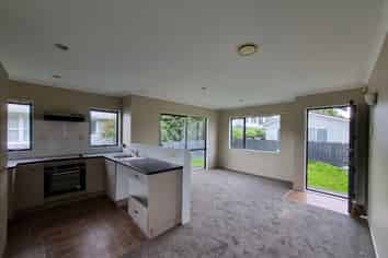 100B Cobham Crescent, Kelston