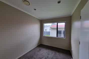 100B Cobham Crescent, Kelston