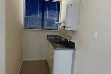 Upper floor leasing central Taradale location