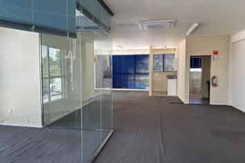 Upper floor leasing central Taradale location