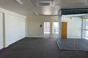 Upper floor leasing central Taradale location
