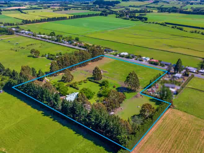 1805 Cust Road, Cust