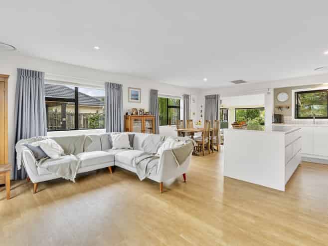 7 Coach Court, Cromwell