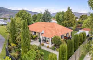 7 Coach Court, Cromwell