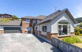 10 Halewood Grove, Churton Park