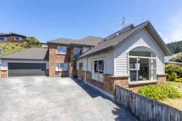 10 Halewood Grove, Churton Park