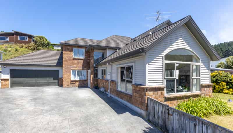 10 Halewood Grove, Churton Park