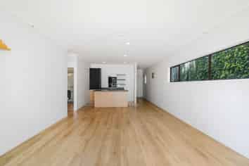 121/3 Morningside Drive, Morningside