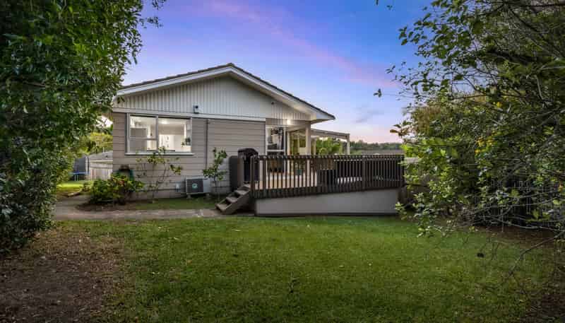 6 Spinella Drive, Bayview