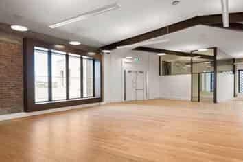 CHARACTER OFFICE WITH 10 CAR PARKS
