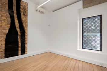 CHARACTER OFFICE WITH 10 CAR PARKS
