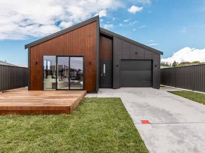 6 Tutira Place, Poraiti