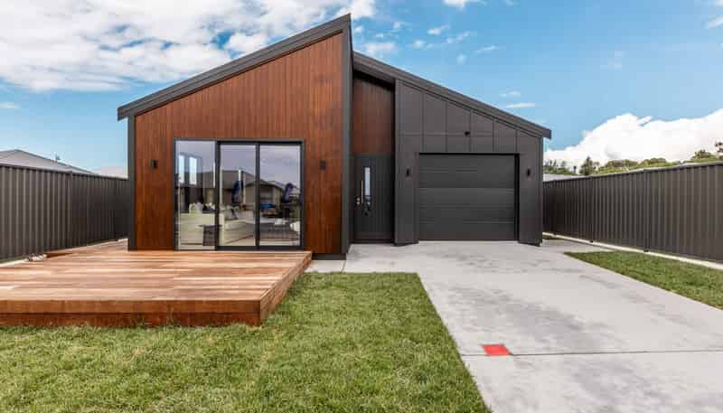 6 Tutira Place, Poraiti