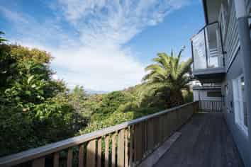 12 Maple Grove, Kingston