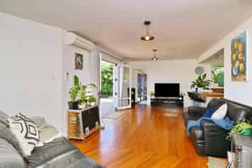 52 Orrick Crescent, Avondale