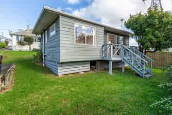 16 Morrie Laing Avenue, Mount Roskill