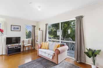 16 Morrie Laing Avenue, Mount Roskill