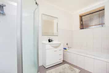 a/68 Farquhar Road, Glendene