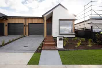 2/8 Lumino Terrace, Peacocke