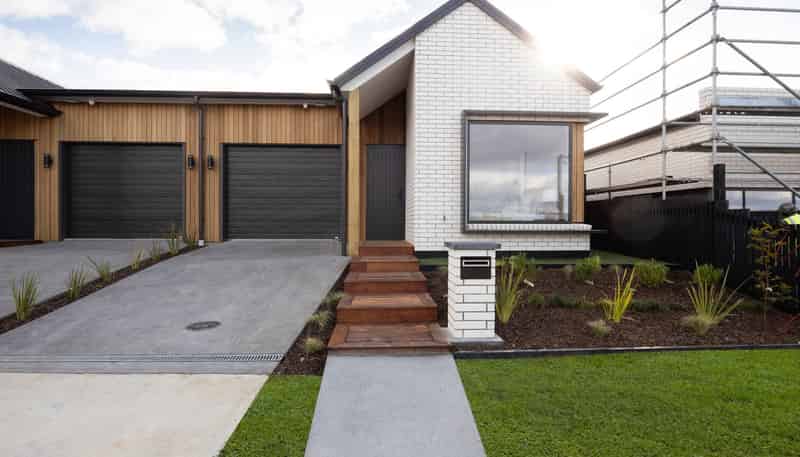 2/8 Lumino Terrace, Peacocke