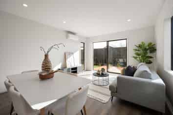 2/8 Lumino Terrace, Peacocke