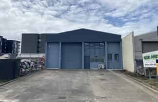 427SQM Refurbished, Cost Effective Warehouse +Yard