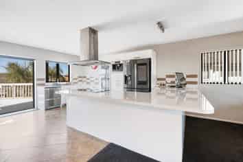 105 Alec Craig Way, Gulf Harbour