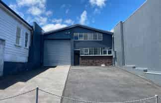 209SQM City Fringe Warehouse/Office + Parking