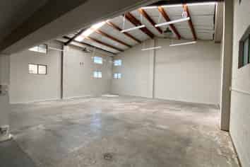 209SQM City Fringe Warehouse/Office + Parking