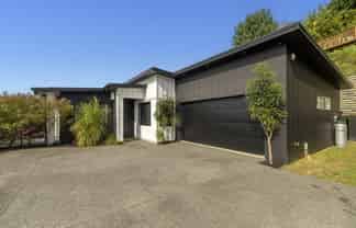 190 Castlewold Drive, Bethlehem