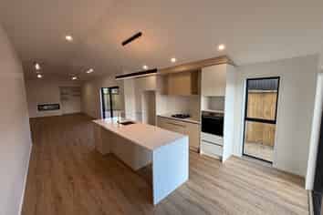 23 Wooing Tree Ave, Cromwell