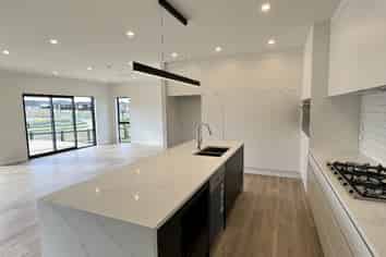 37 Houpuni Road, Silverdale