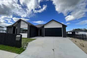 37 Houpuni Road, Silverdale