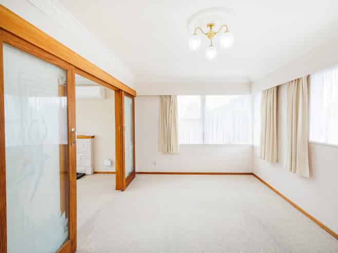 8 Somerset Crescent, Highbury